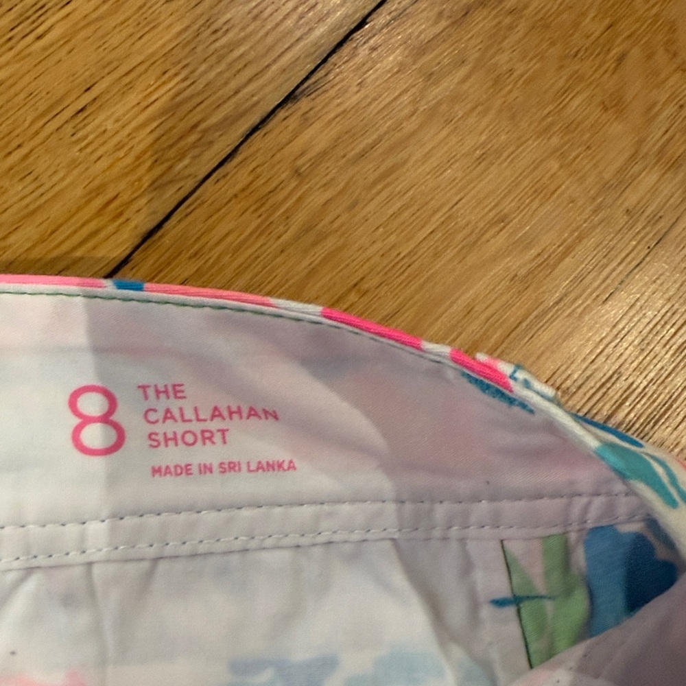 Lilly Pulitzer. Holy Grail Pinks blues  Patterned Shorts. Let's Cha Cha.  Size 8 - Picture 3 of 9